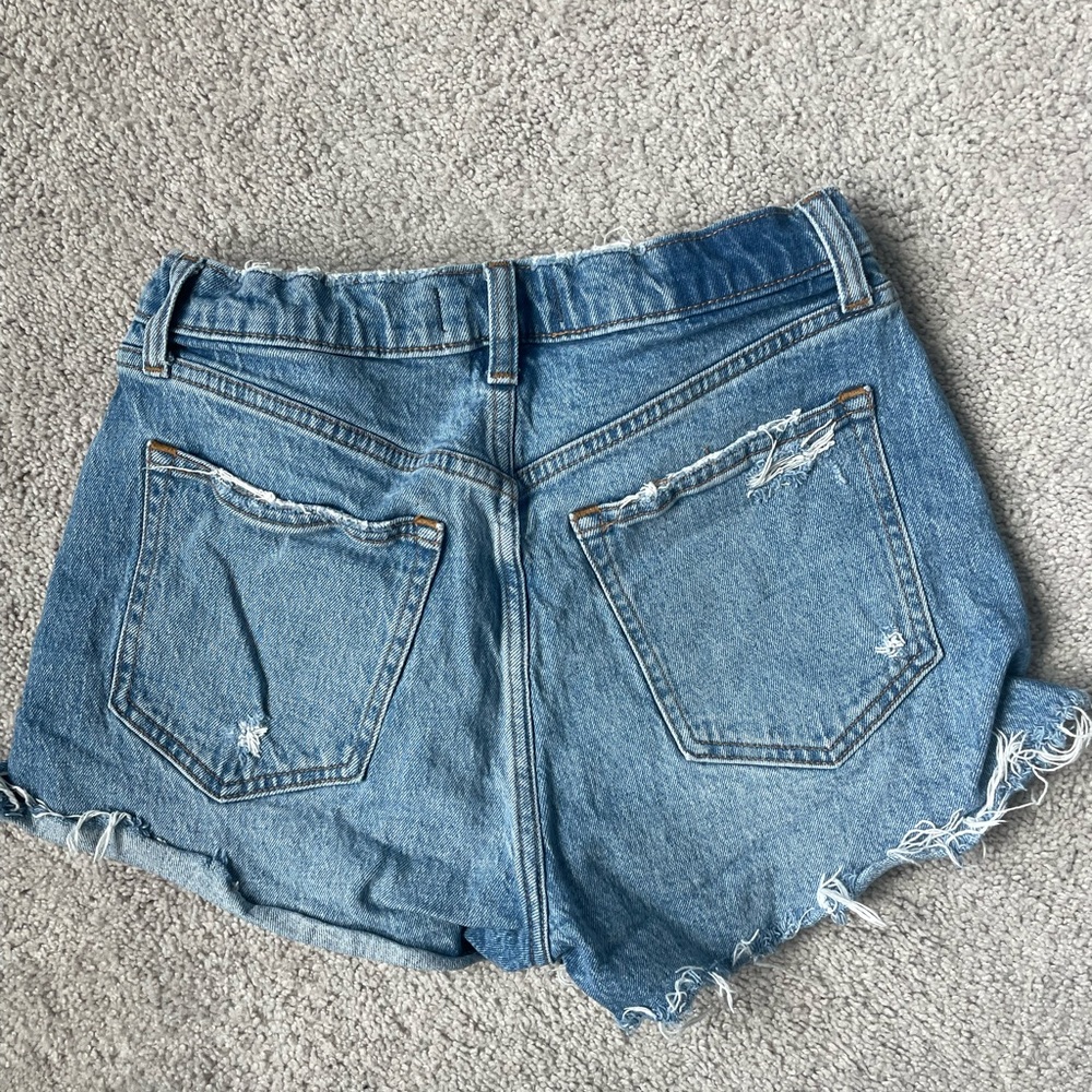 ABERCROMBIE curve love The Mom Short High Rise